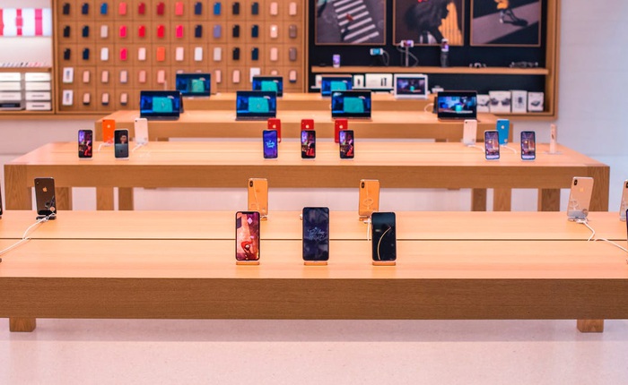 Những khách hàng đen đủi mang iPhone đến Apple Store, đang không có cách nào để lấy lại