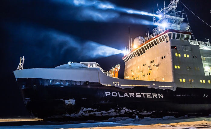Vì dịch Covid-19, hơn 100 nhà khoa học kẹt trên con tàu phá băng giữa Bắc Băng Dương