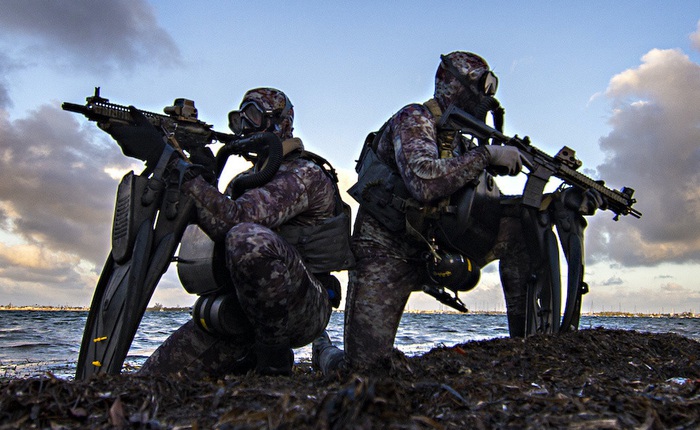 Cựu chỉ huy Navy SEAL tiết lộ những trang bị “khủng” anh từng sử dụng khi còn trong quân ngũ