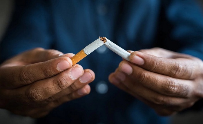 Thói quen hút thuốc lá vẫn tồn tại giữa đại dịch viêm phổi cấp Covid-19