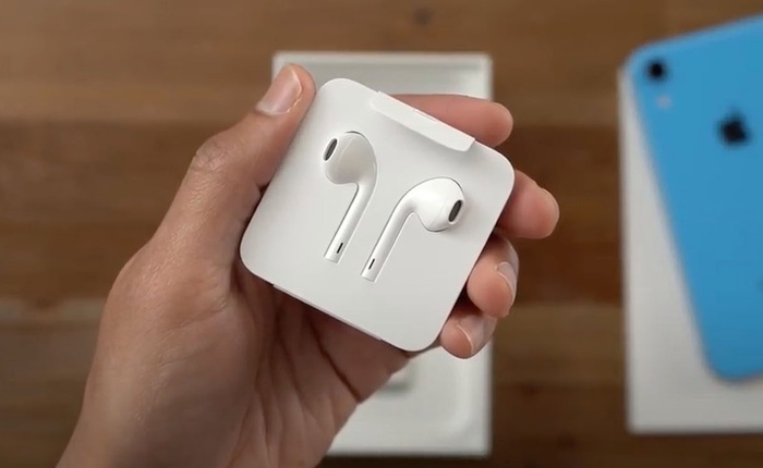 Nhận định: “Tai nghe EarPods đi kèm trong hộp iPhone là thứ lãng phí”