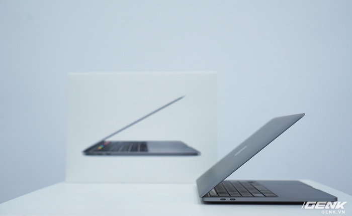 Cận cảnh MacBook Pro 13" 2020 tại Việt Nam: Bàn phím Magic Keyboard mới, chưa có Intel Core i thế hệ 10, kích thước tương đương bản 2019, giá còn khá cao