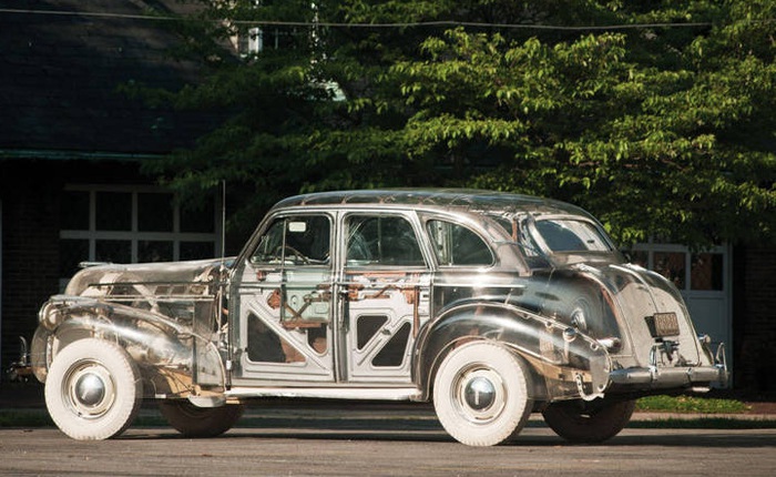 Pontiac Ghost Car: Chiếc ô tô trong suốt đầu tiên được sản xuất tại Mỹ với giá hơn 7 tỷ đồng
