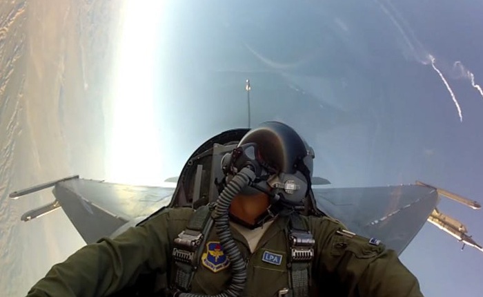 Phi công F-16 kỳ cựu của Mỹ bị trí tuệ nhân tạo 'sỉ nhục': Thua trắng 0-5, không một lần bắn trúng khi không chiến