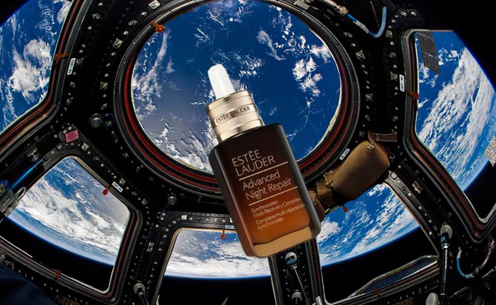 Hãng mỹ phẩm Estee Lauder chi 3 tỷ Đồng để chụp ảnh quảng cáo trên Vũ trụ với sự hợp tác của NASA