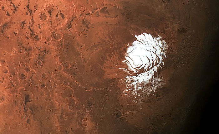 Phát hiện ra nhiều hồ nước muối ngầm ở cực nam Sao Hỏa
