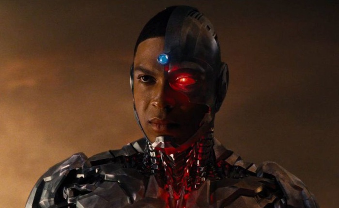Công khai đối đầu với chủ tịch DC Films, “Cyborg” Ray Fisher bị gạch tên khỏi dự án The Flash