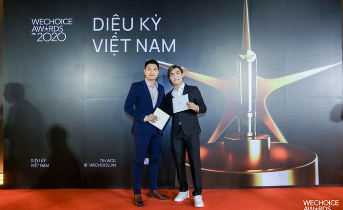 Thảm đỏ WeChoice Awards 2020 xuất hiện "vũ trụ" game thủ/ streamer Việt, ai cũng xinh đẹp lịch lãm đến bất ngờ