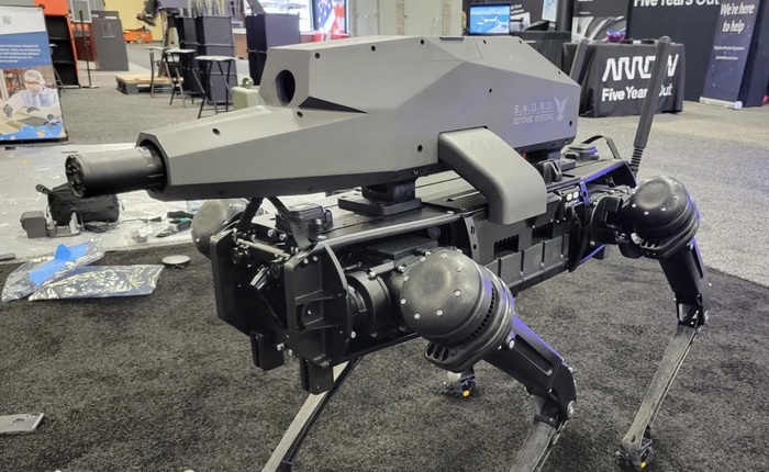 Chó robot đã được trang bị súng trường: zoom quang 30x, camera nhiệt, có thể bắn trúng mục tiêu cách 1.200m