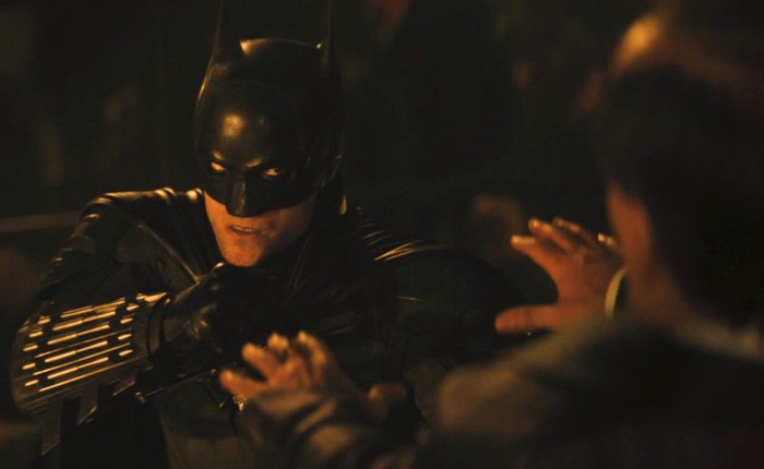 DC công bố trailer The Batman, phô diễn chất u ám của thành phố Gotham và bản mặt "hờn cả thế giới" của Dơi