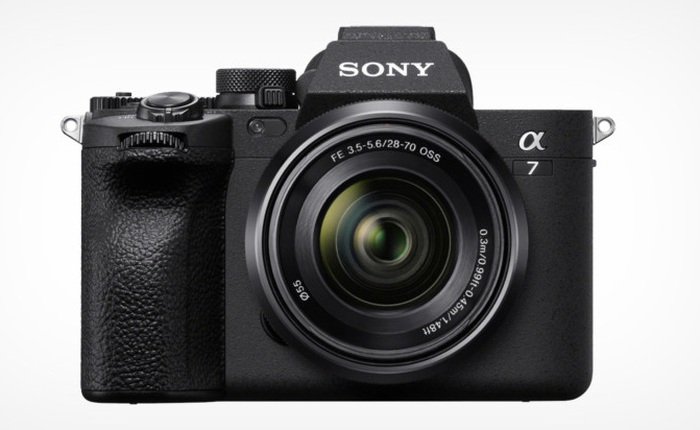 Sony ra mắt máy ảnh Alpha 7 IV: Cảm biến Full-frame 33MP, màn hình xoay lật đa hướng