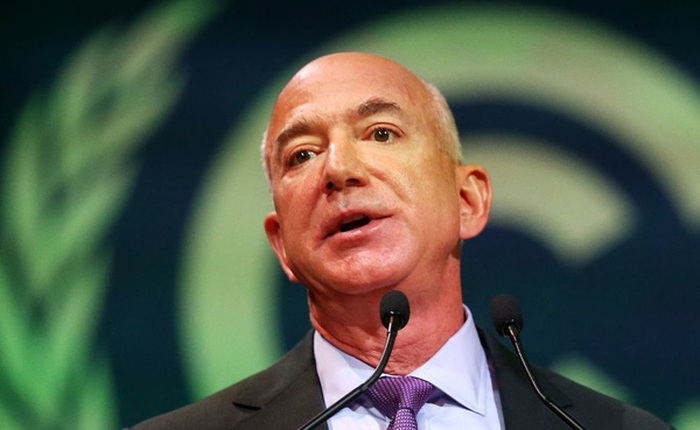 Không sao kê, không nói chuyện qua lại, Jeff Bezos vừa bán 2 tỷ USD cổ phiếu Amazon để ‘cứu thế giới’