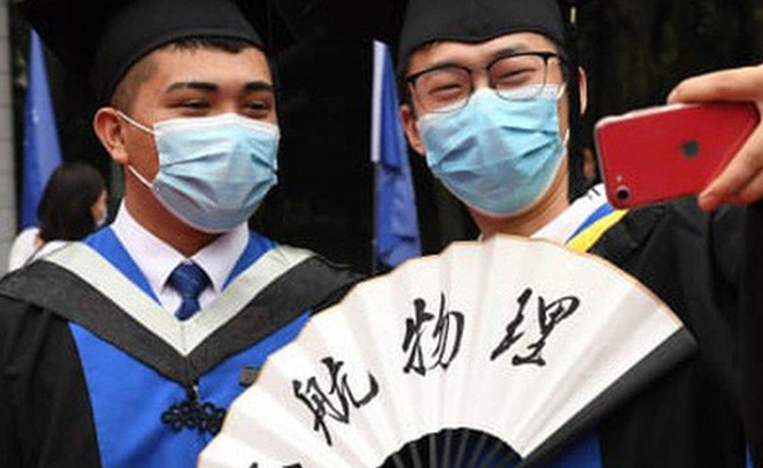 Hơn 10 triệu sinh viên Trung Quốc tốt nghiệp đại học năm 2022, tìm việc làm “khó hơn lên trời”