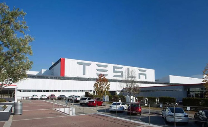 Hệ thống camera trong các nhà máy Tesla bị tin tặc xâm phạm