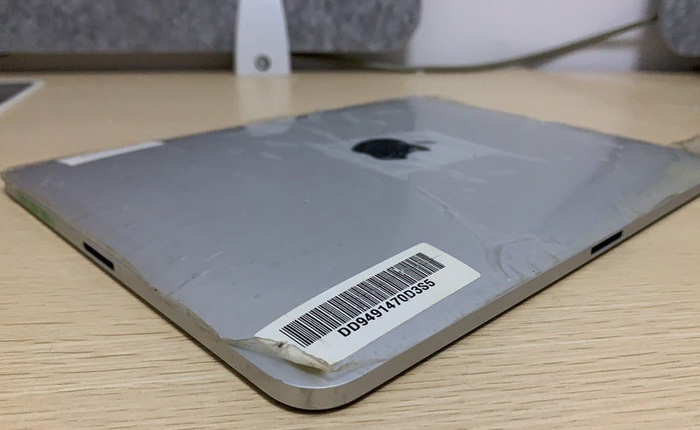 Hóa ra Apple từng có ý định làm một chiếc iPad có tới hai cổng kết nối, vừa sạc vừa cắm dock bàn phím