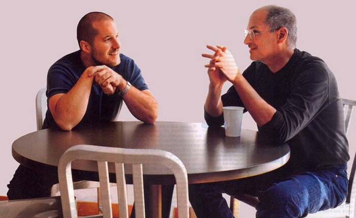 Cựu nhân viên Apple hé lộ sở thích kỳ lạ của Steve Jobs: Tắt iPhone và trốn đi chơi 'đồ hàng' cùng Jony Ive