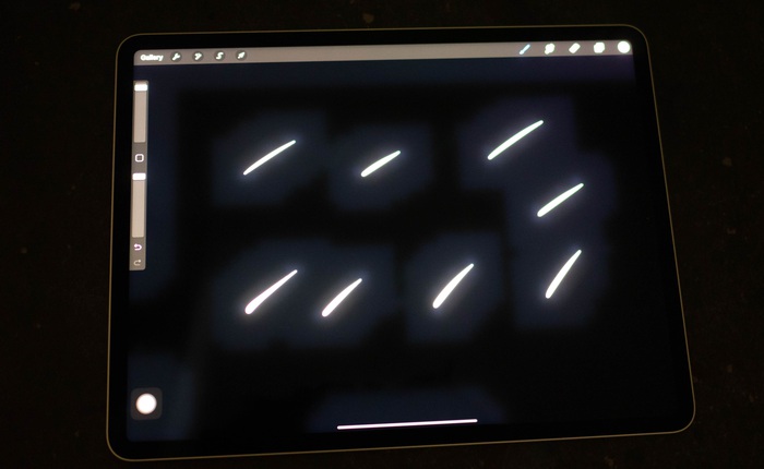 Màn hình Mini LED của iPad Pro 2021 gặp hiện tượng "lan sáng" với những nội dung màu sáng trên nền đen