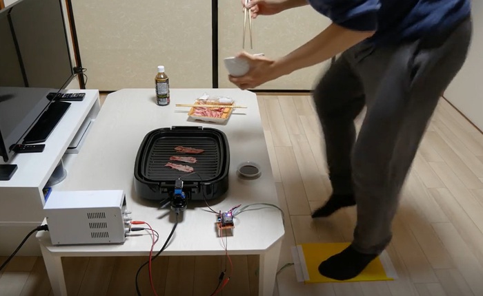 Nhà sáng chế trẻ người Nhật tự chế bếp nướng điện độc đáo, nướng thịt bằng chính việc chạy bộ