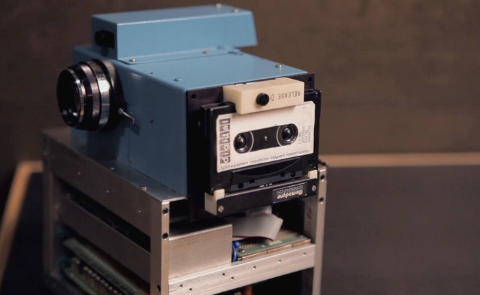 Lịch sử của camera kỹ thuật số: Từ nguyên mẫu những năm 70 nặng 4kg đến những chiếc iPhone và Galaxy bé nhỏ nằm trong túi