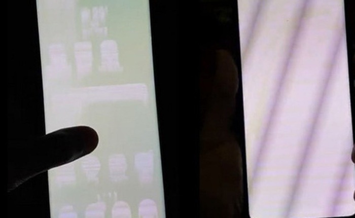 Nhiều chiếc Samsung Galaxy S20 bất ngờ bị lỗi màn hình nhấp nháy, ám xanh