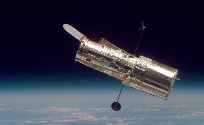 Vừa hoạt động trở lại, kính viễn vọng Hubble đã chụp được ảnh hai vũ trụ va vào nhau
