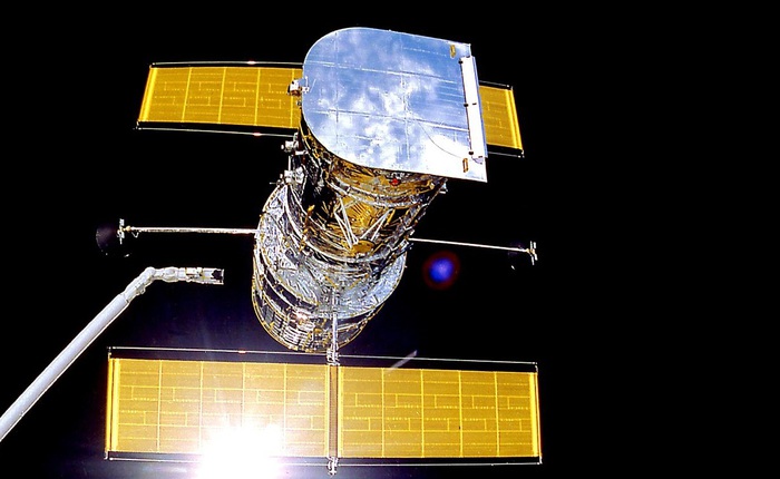 NASA kích hoạt phần cứng dự phòng, cố gắng "cứu" kính viễn vọng Hubble