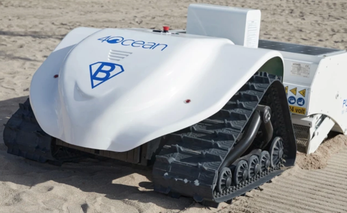 Chạy bằng năng lượng mặt trời, chiếc máy hút bụi thông minh khổng lồ có thể sàng lọc cát và dọn rác bãi biển