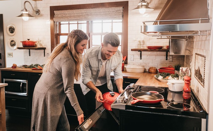 Ngày càng nhiều đàn ông vào bếp nấu ăn tại nhà. Điều gì đã thúc đẩy họ làm như vậy?