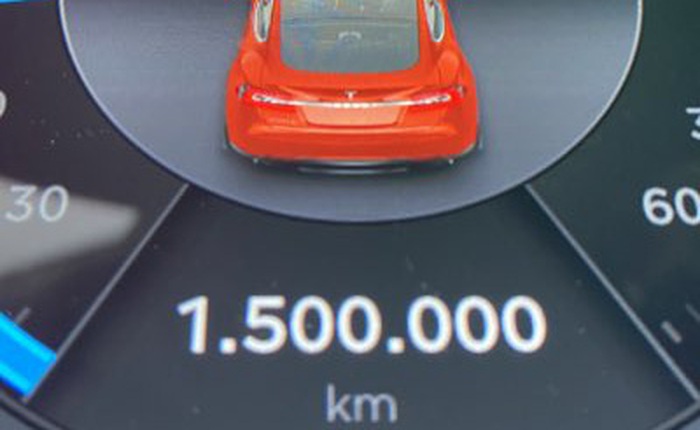 Dùng Tesla Model S làm xe taxi, đạt ngưỡng ODO "khủng" 1.500.000 km