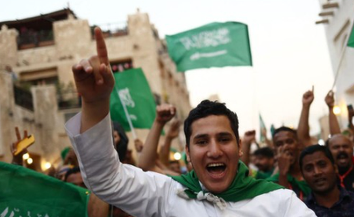 Vua Saudi Arabia cho cả nước nghỉ làm để ăn mừng chiến thắng trước Argentina