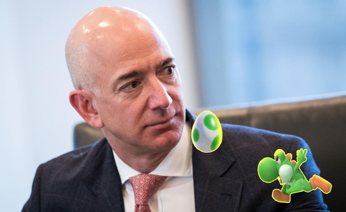 Jeff Bezos muốn phá cầu để du thuyền của mình đi qua, dân tình hò nhau ném trứng thối để phản đối