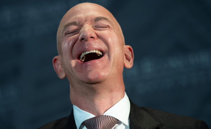 Góc người có tiền: Dỡ cây cầu lịch sử tại Hà Lan cho chiếc siêu du thuyền của tỷ phú Jeff Bezos đi qua