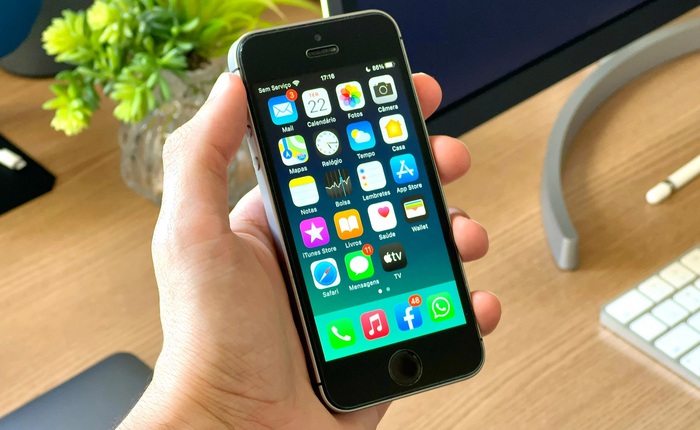 Sáu năm kể từ lần ra mắt iPhone SE đầu tiên, iPhone SE thế hệ đầu vẫn chạy khá ổn bản iOS mới nhất