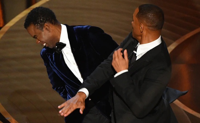 Khoảnh khắc viral nhất Oscars 2022: Will Smith đánh thẳng mặt đồng nghiệp để bảo vệ vợ