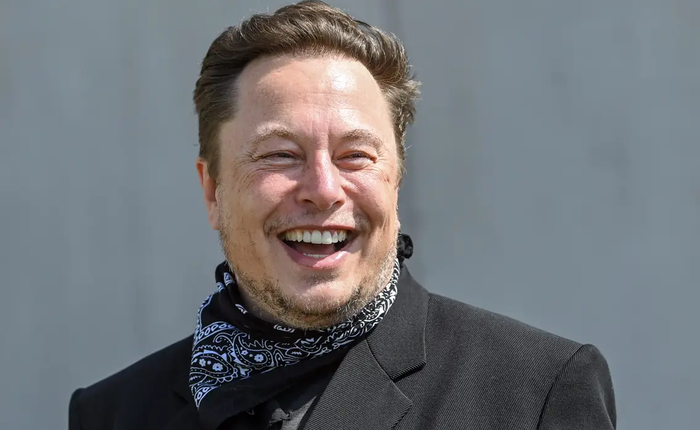 Elon Musk tấu hài trên Twitter, đăng meme ám chỉ danh tính cha đẻ Bitcoin Satoshi Nakamoto