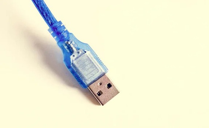 Mua đầu nối USB 3.0 'made in China', kỹ sư Anh ngớ người khi phát hiện nó chỉ là 'USB 2.0 bản màu lam'