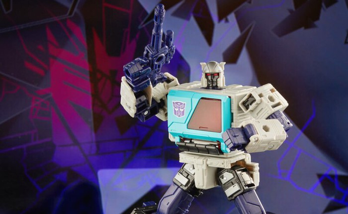 Hé lộ những hình ảnh đầu tiên của mẫu đồ chơi Transformer tiếp theo: Blaster, nhưng là phiên bản phản diện
