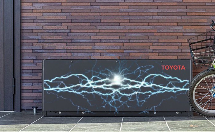 Không chỉ xe điện, Toyota giờ cạnh tranh với Tesla trên cả lĩnh vực lưu trữ năng lượng gia đình