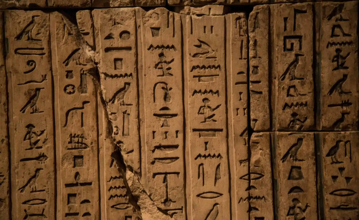 Khám phá bí mật của chữ tượng hình Ai Cập