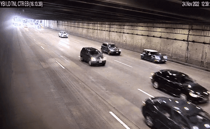 Xe điện Tesla dừng bất ngờ trên cao tốc ở Mỹ, 8 ôtô phía sau đâm liên hoàn