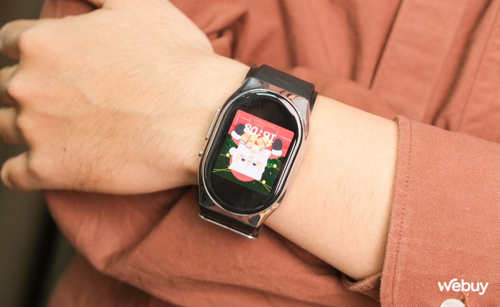 Smartwatch này có khả năng đo huyết áp bằng túi khí với độ chính xác cao, giá gần 5 triệu đồng