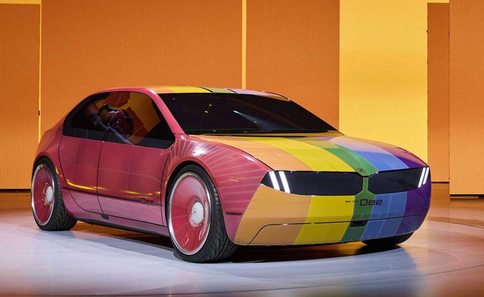 [CES 2023] BMW hé lộ concept xe điện của tương lai: Biết thể hiện cảm xúc, có thể đổi sang 32 màu khác nhau