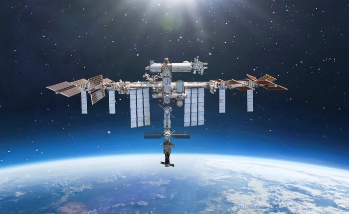 Hiện tượng kinh ngạc trong không gian: Tại sao Trạm vũ trụ quốc tế lại rỉ sét?