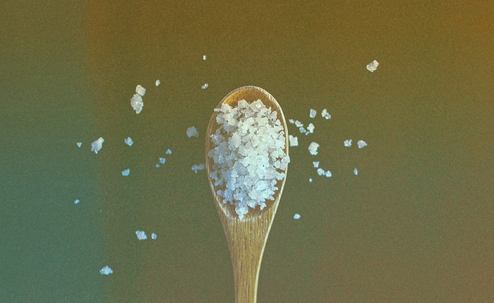 Khám phá bí ẩn về muối cổ xưa: Vì sao ăn ít muối lại yếu cơ?