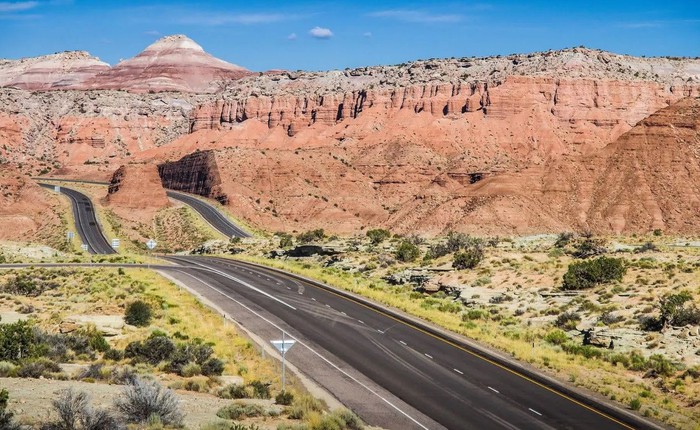 Nghe lời Google Maps, người dùng lái xe đi lạc vào địa điểm trong hình nền macOS