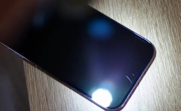 Sự thật về miếng dán màn hình: Đây là thử nghiệm iPhone 14 Pro "dùng trần" suốt 1 năm - Kết quả bất ngờ