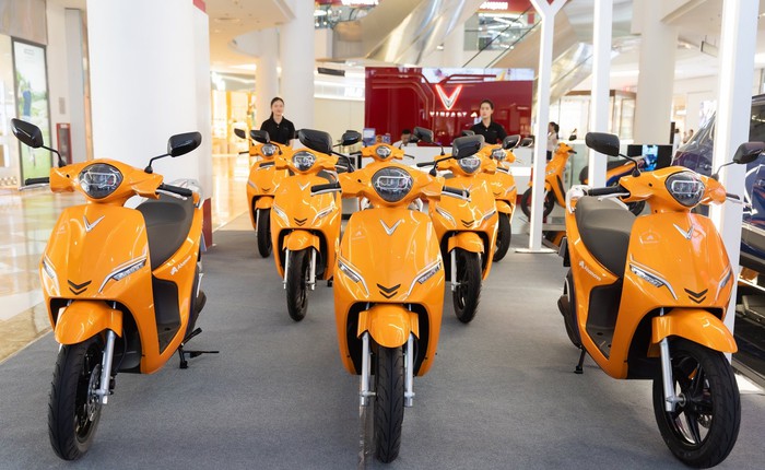 Ahamove mua 200 xe máy điện VinFast, dự kiến mua thêm 1.000 xe trong năm nay để mở dịch vụ hoàn toàn mới này