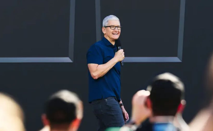 Tham vọng bí mật của Tim Cook: Đi ngược chiều cả thế giới để tìm ra ‘điều lớn lao tiếp theo’ sau iPhone, chấp nhận ‘được ăn cả, ngã về không’