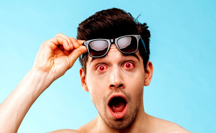 Bác sĩ cảnh báo: 5 hành vi gây hại mắt hơn cả ánh sáng xanh từ màn hình điện thoại
