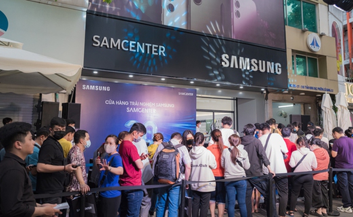Không khí náo nhiệt trong ngày khai trương cửa hàng trải nghiệm Samsung SamCenter thứ 30